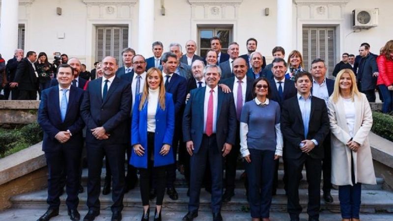 Gobernadores de la oposición se reúnen para analizar las medidas de Macri
