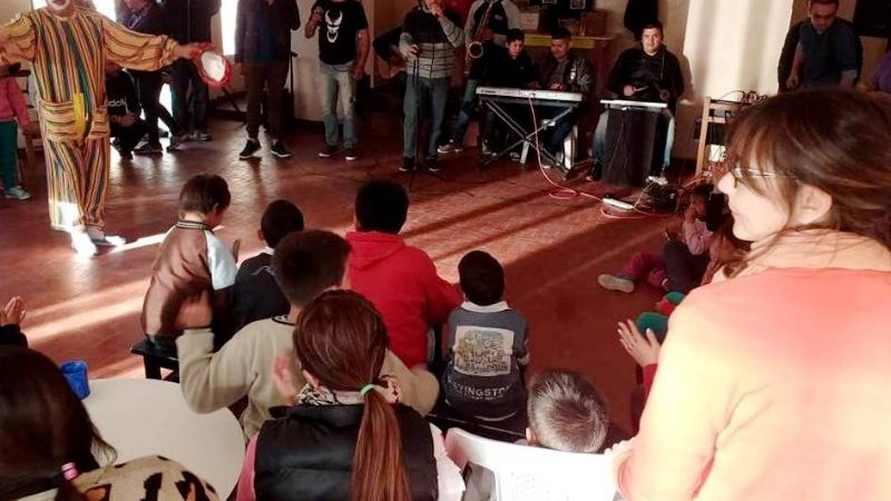 Policías festejaron con los niños de la Casa Cuna