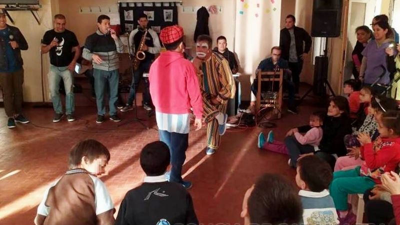 Policías festejaron con los niños de la Casa Cuna