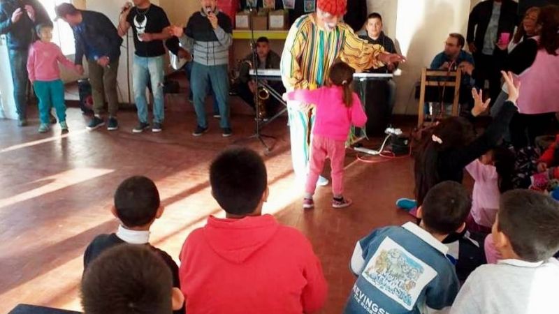 Policías festejaron con los niños de la Casa Cuna