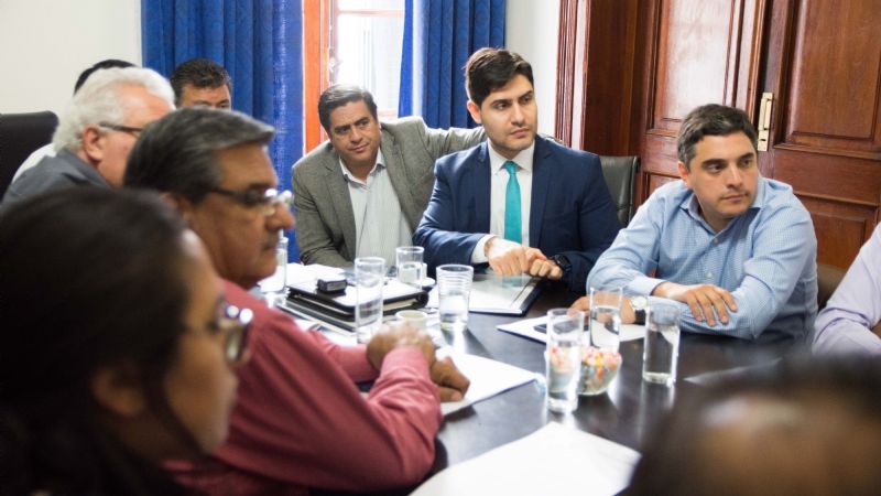Intendentes se reúnen por ayuda