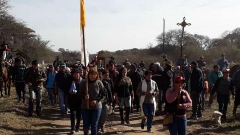 Más de un centenar de peregrinos hicieron 26 kilómetros junto a San Roque