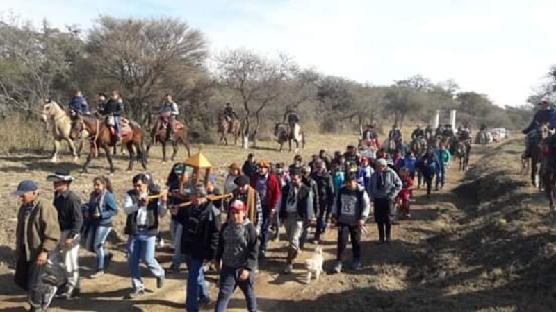 Más de un centenar de peregrinos hicieron 26 kilómetros junto a San Roque