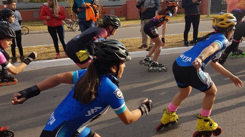 Excelente desempeño de patinadores catamarqueños en La Rioja