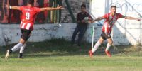 JUAN IGNACIO SOGOS festeja su primer gol, nada menos que en un cláisco con Policial.