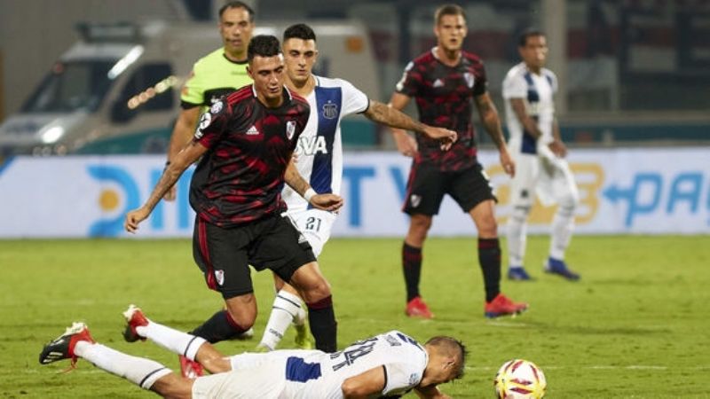 Si River y Boca ganan hoy, alcanzarán a San Lorenzo