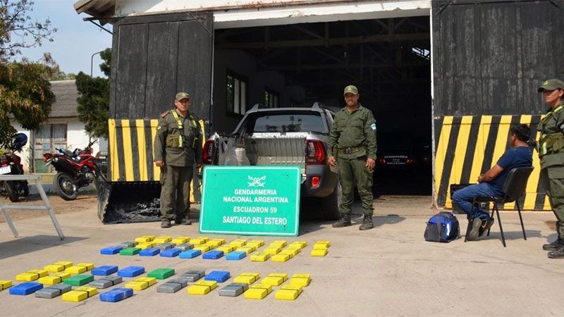 Camioneta que circulaba con más de 56 kilos de cocaína en Frías