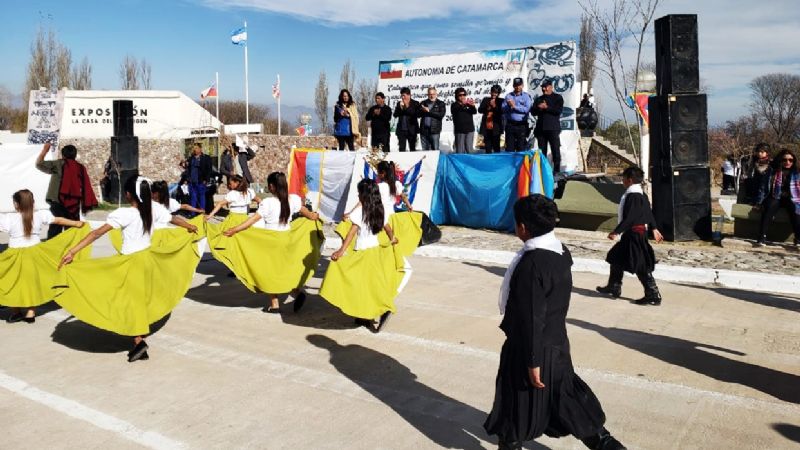 Celebraciones por la Autonomía de Catamarca en Asampay