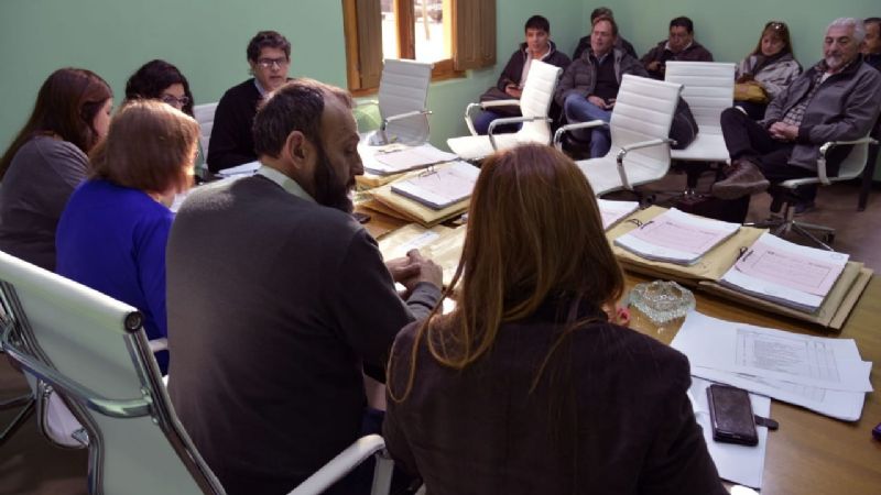 Apertura de sobres de licitación para construcción de viviendas