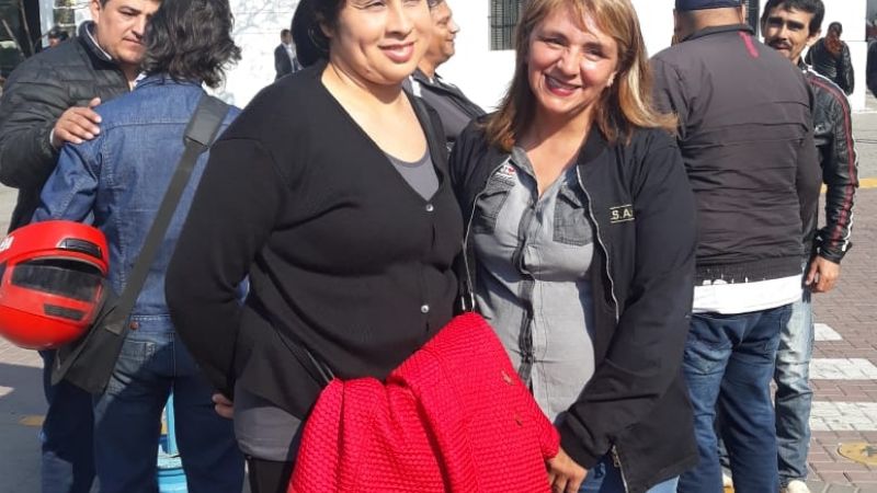 Despedidos de Alpargatas piden trabajo con corte de calles