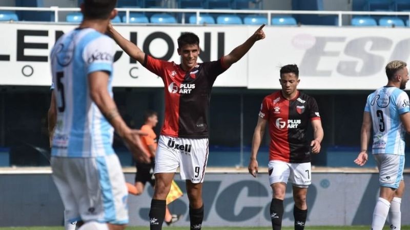 Colón goleó a Sol de Mayo y avanzó a los 8vos. de final