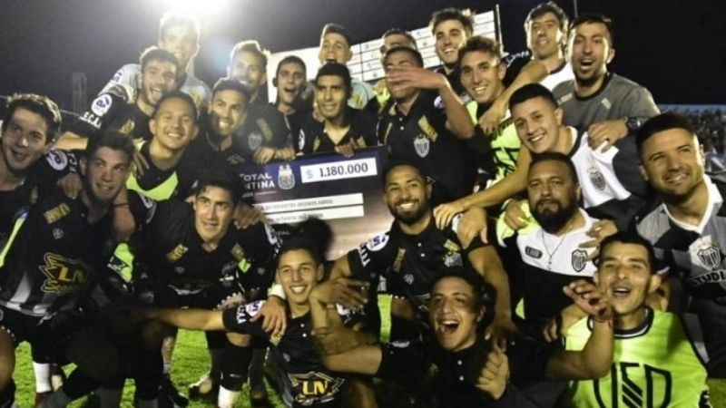 Estudiantes de Caseros sacó a Arsenal de Copa Argentina