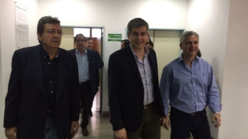 La loca estrategia de culpar a Macri y fotografiarse con Peña