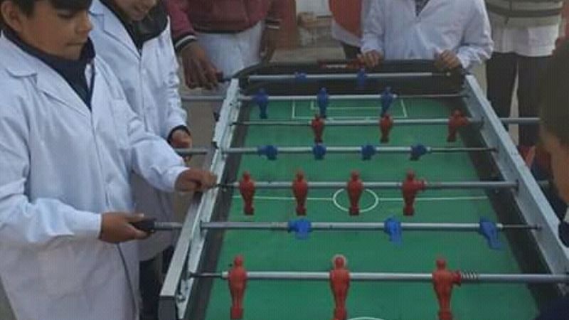 Fiesta para los niños en dos escuelas de El Alto