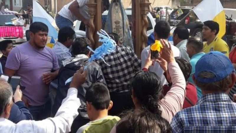 La Madre del Valle visitó a sus hijos en las periferias de Orán