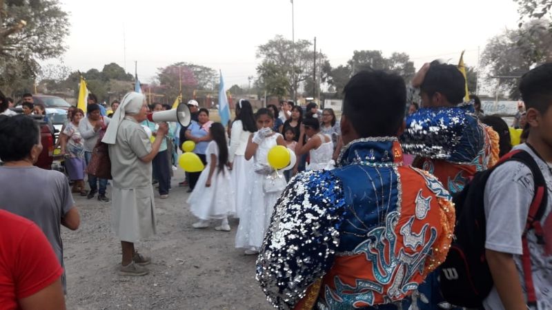 La Madre del Valle visitó a sus hijos en las periferias de Orán