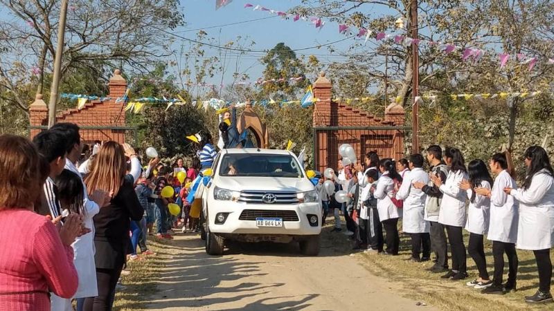 La Madre del Valle visitó a sus hijos en las periferias de Orán