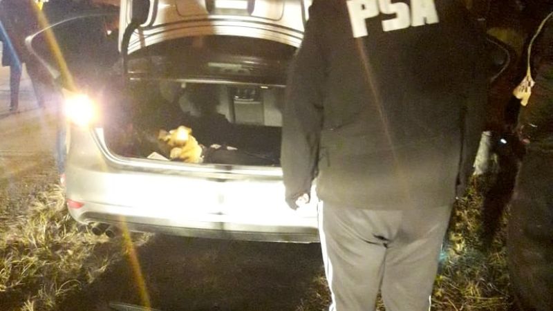 Detuvieron a cuatro personas y secuestran dos kilos de cocaína en Salta