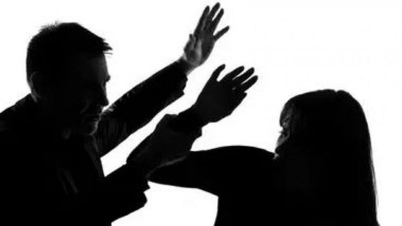 Detienen a tres violentos que golpearon a mujeres