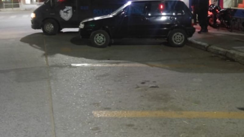 Trasladan a dos jóvenes que fueron sorprendidos fraccionando marihuana