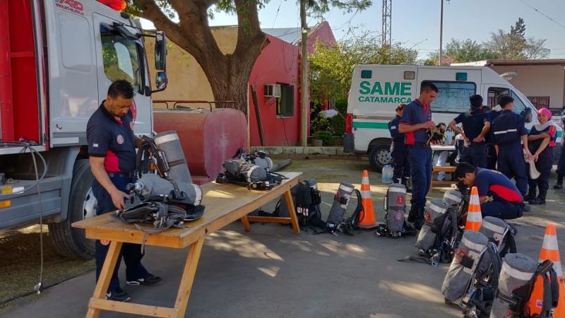 CEMEC capacita a bomberos voluntarios
