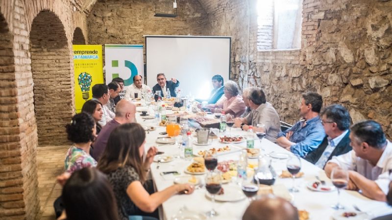 Jalil recibió a delegación japonesa de OVOP