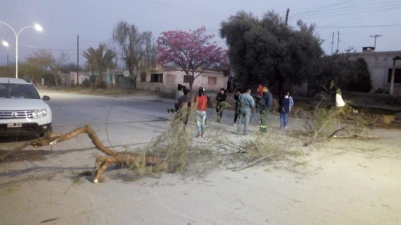 Vecinos cortan ruta en Andalgalá