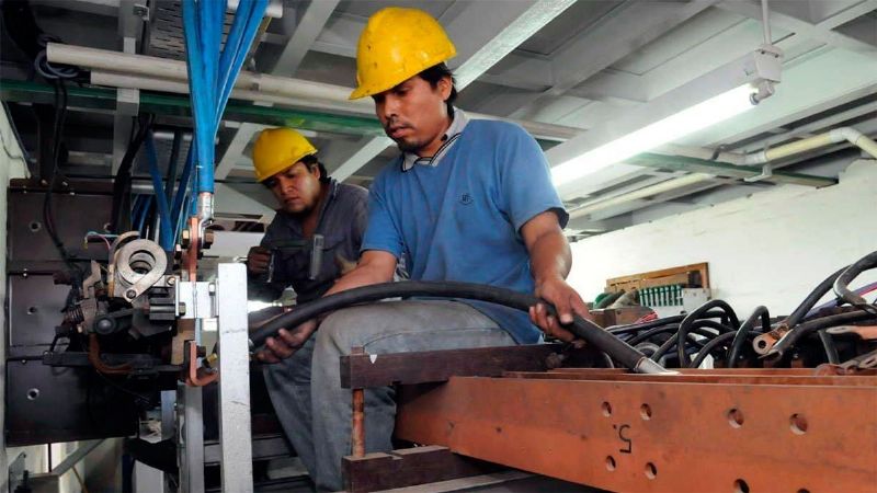 Oficial: se perdieron 172.000 empleos registrados en un año
