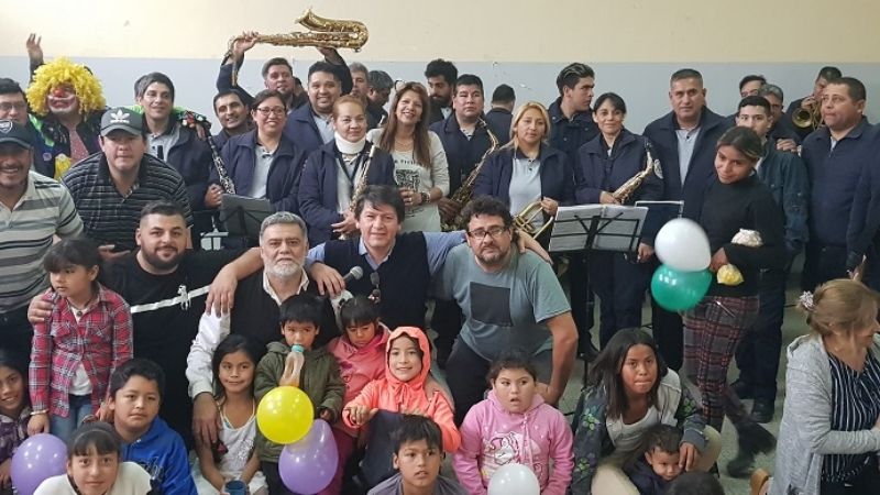 El Maxi Básquetbol celebró el Día del Niño en B° Alcira Sur