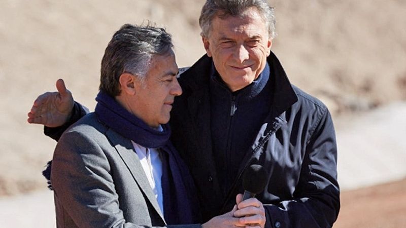 Cornejo "se apartó" de Macri, para no perder Mendoza