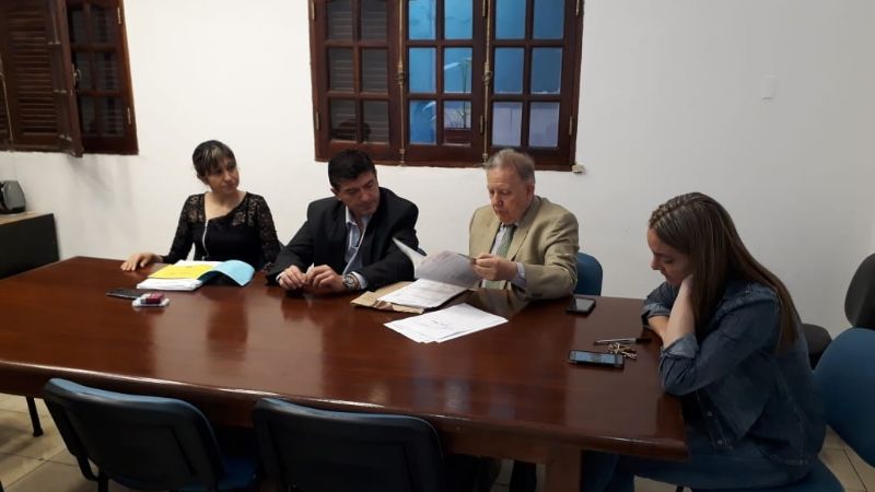 Apertura de sobres para la compra de insumos para Farmacia Central