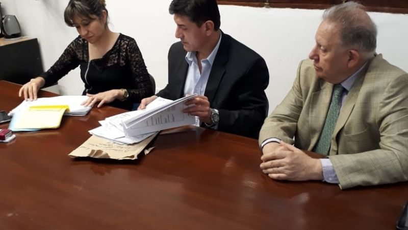 Apertura de sobres para la compra de insumos para Farmacia Central