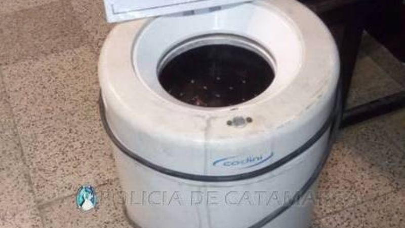 Lo encontraron con un secarropas y amenazó a policías con un cuchillo