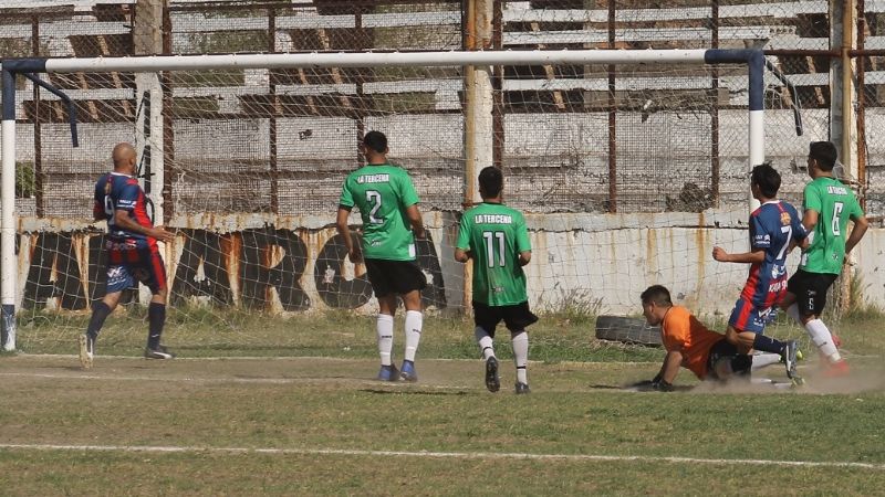 San Martín nuevo líder y La Carrera complicó más al “Rojito”