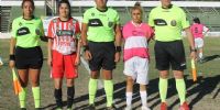 AUTORIDADES y capitanas de la primera final de fútbol femenino, en Capital.