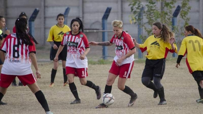 Rivadavia y Villa Cubas por el 1er. título femenino