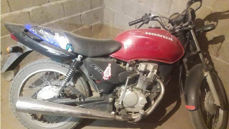 Tras un registro domiciliario, recuperan una moto en Capayán
