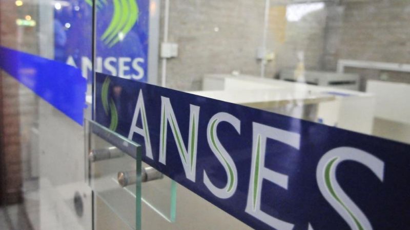 El 92% de las beneficiarias de AUH tuvo que pedir en junio créditos a la Anses