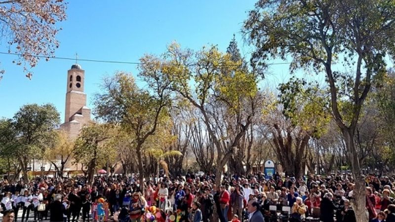 Todas las promociones participaron del cumpleaños 100 de la Escuela Abel Acosta