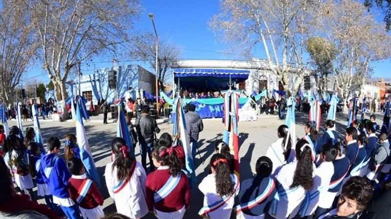 Todas las promociones participaron del cumpleaños 100 de la Escuela Abel Acosta