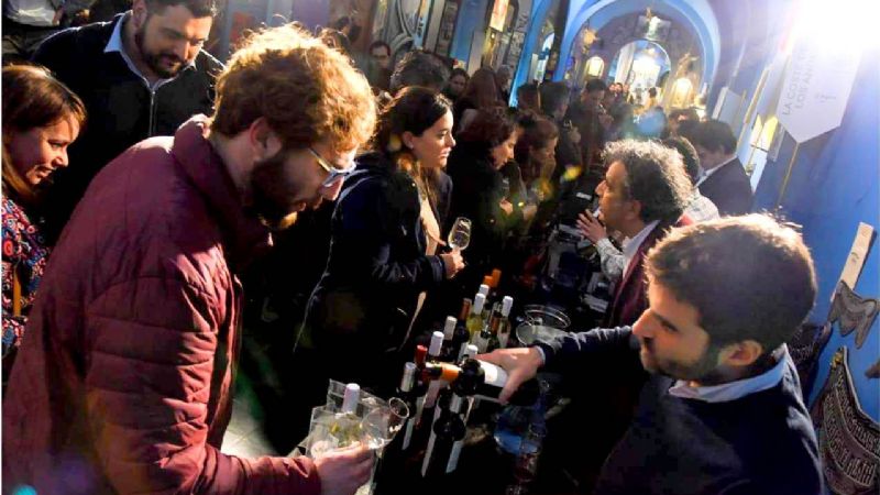 "Tinogasta es vino" se expone en feria de Buenos Aires