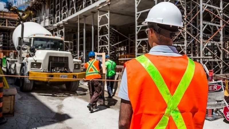 La construcción profundizó su retroceso en junio: se hundió casi 12%