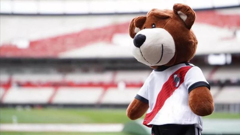 "Oooosoooo...", el de River parece más apropiado