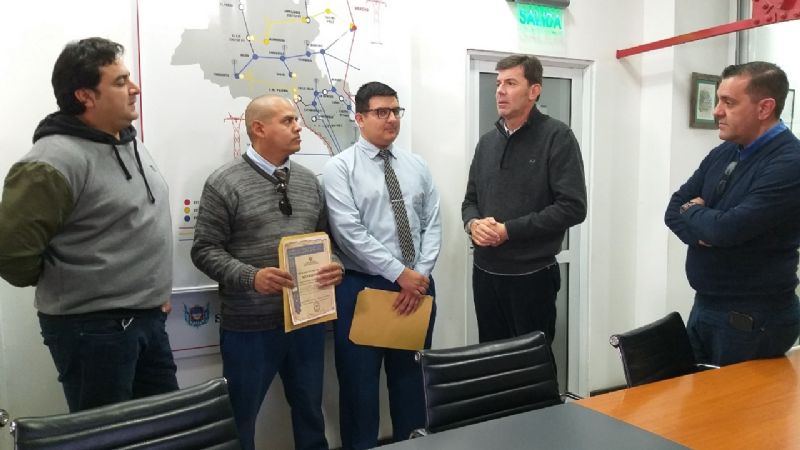 Choferes de ‘La Rubí’ distinguidos por una loable acción