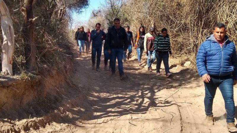 Candidato abrió un camino para una población que vivía aislada