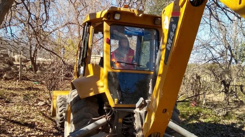 Candidato abrió un camino para una población que vivía aislada