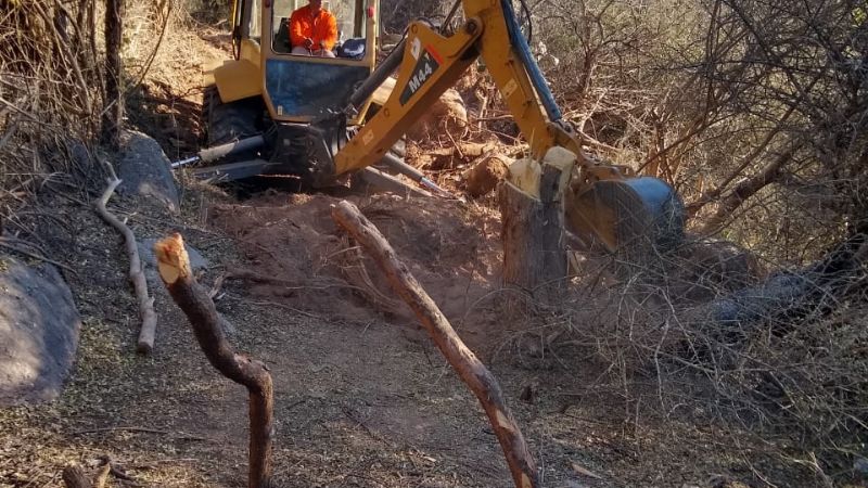 Candidato abrió un camino para una población que vivía aislada