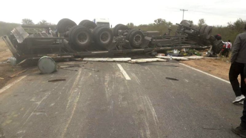 Ruta 60: un camionero murió tras volcar