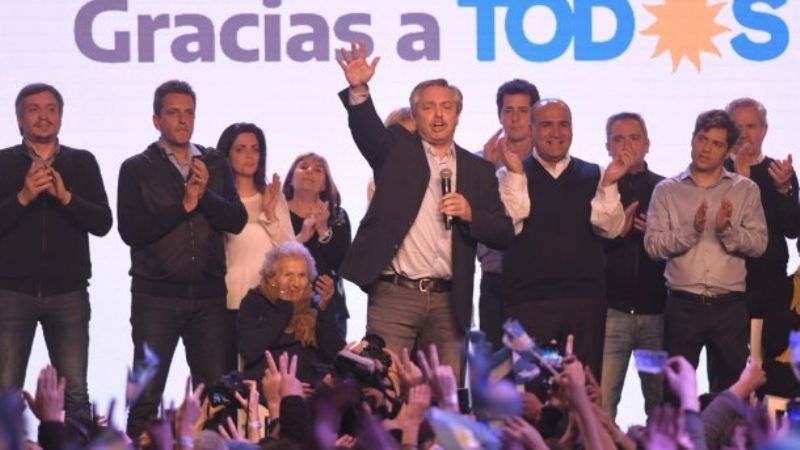 Les dio un bono a sus empleados para festejar que ganó Alberto