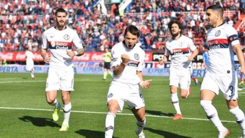 San Lorenzo ganó y “manda”; polémico triunfo de Racing